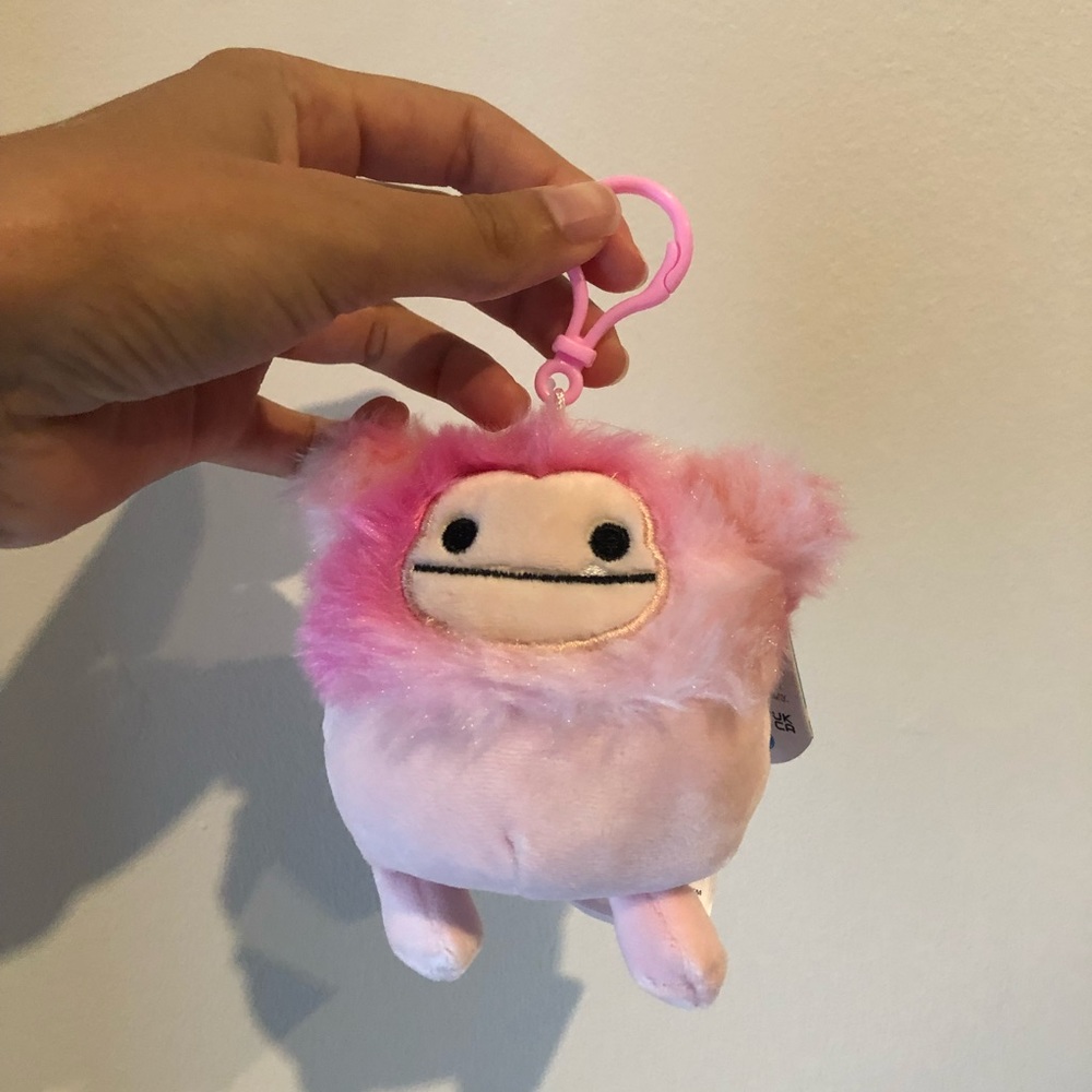 Caparinne Squishmallow Clip